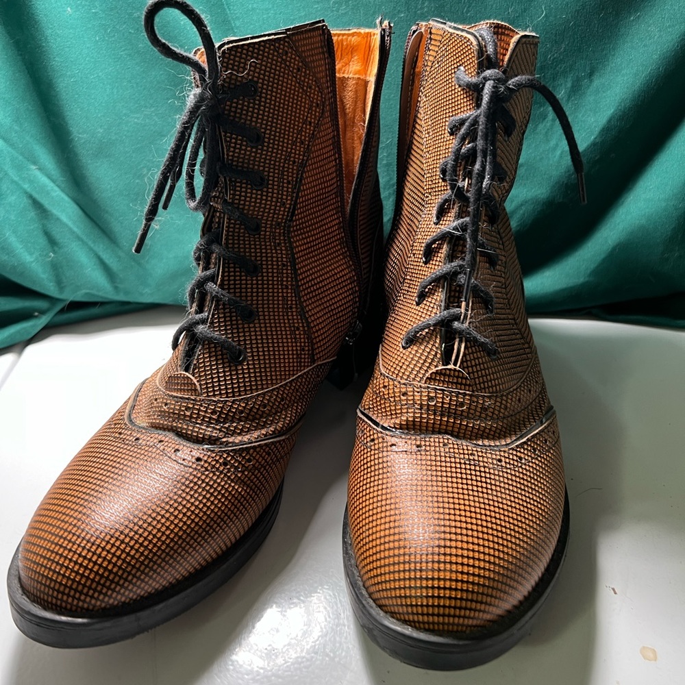 EMBASSY LONDON leather boots